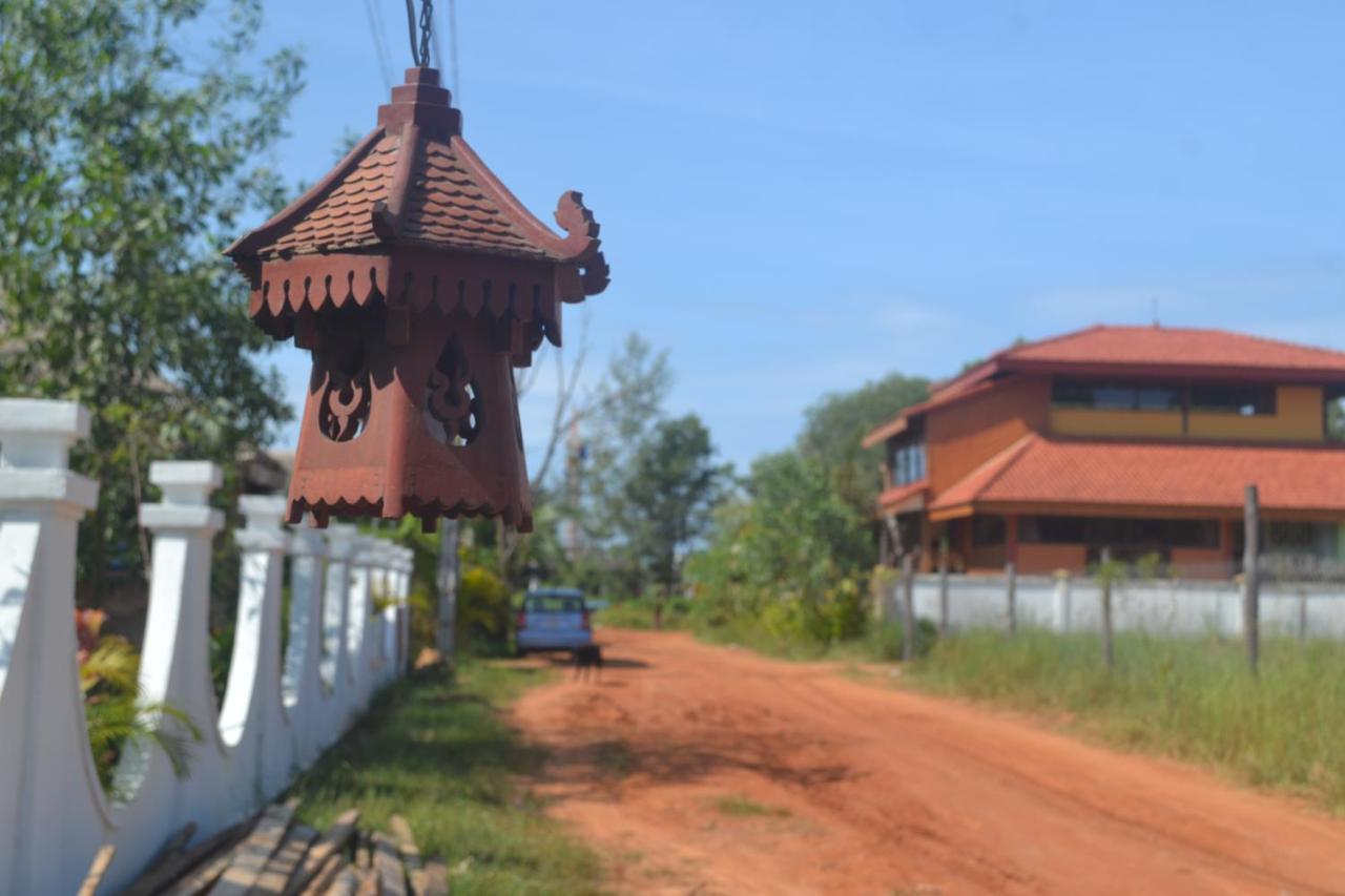 Otres Jungle Bungalows Hotell Sihanoukville Exteriör bild